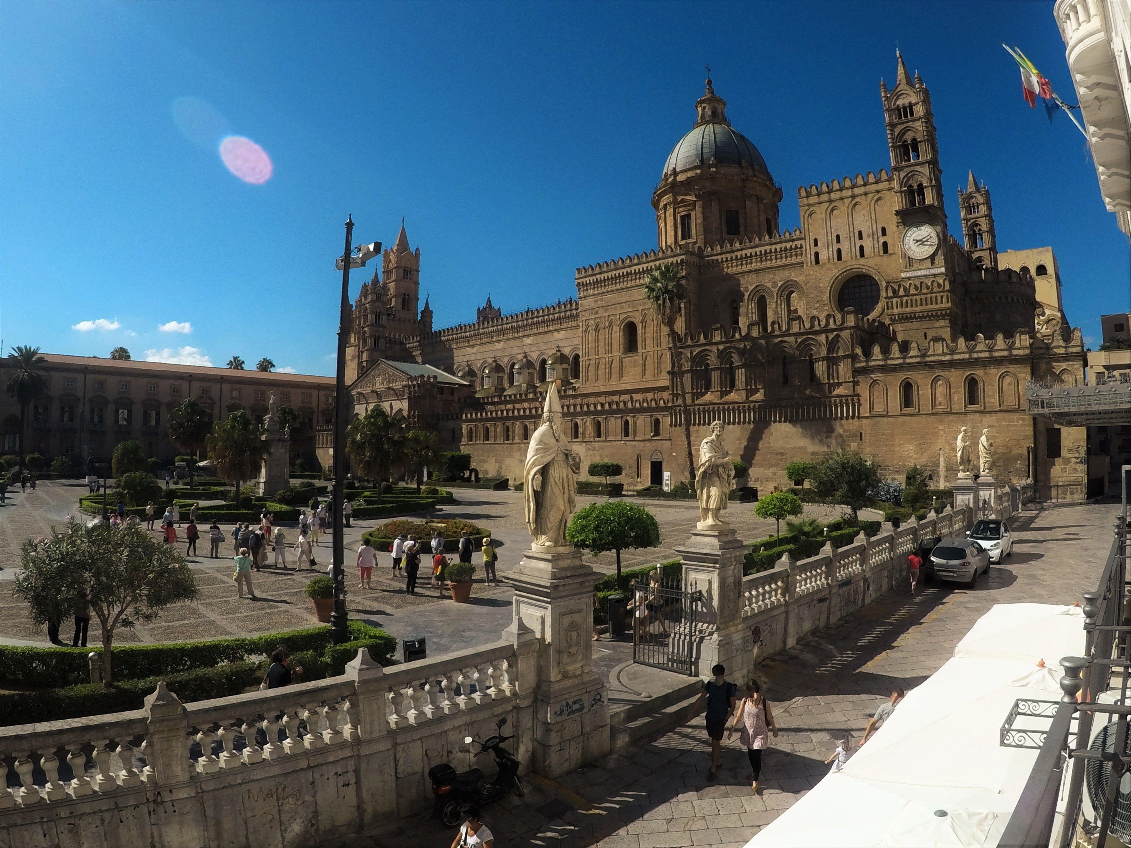 I Vicini Della Cattedrale — Foto 2